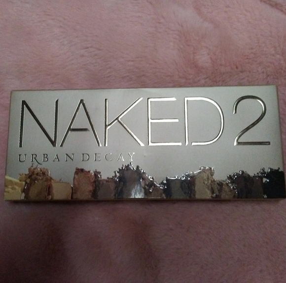 *ONE Left* NIB Urban Decay Naked 2 Shadow Palette - Picture 3 of 8